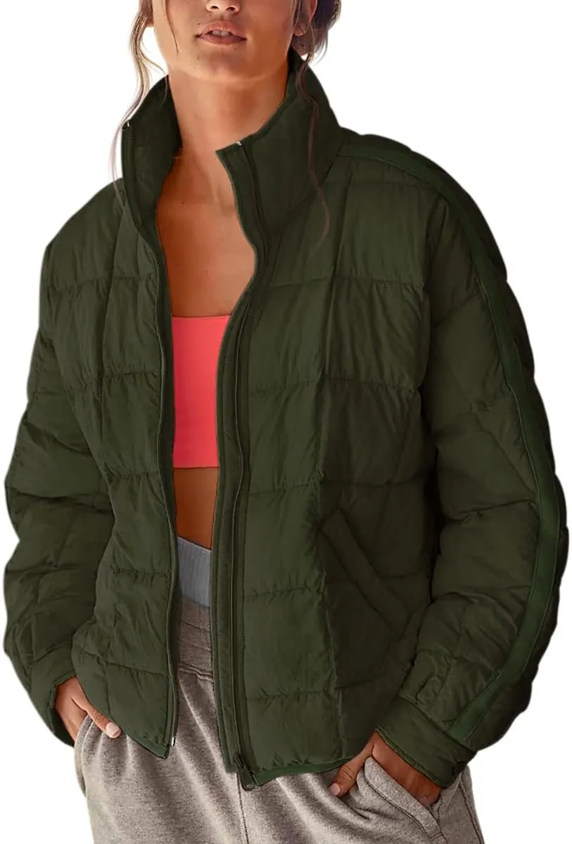 Aiopr Women's Oversized Lightweight Down Coat Long Sleeve Zip Packable Short Puffer Jackets