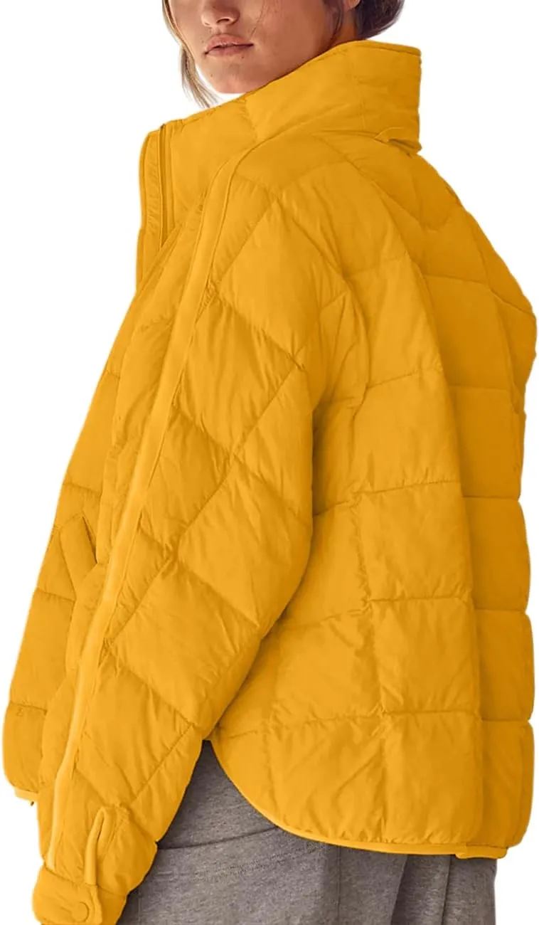 Aiopr Women's Oversized Lightweight Down Coat Long Sleeve Zip Packable Short Puffer Jackets