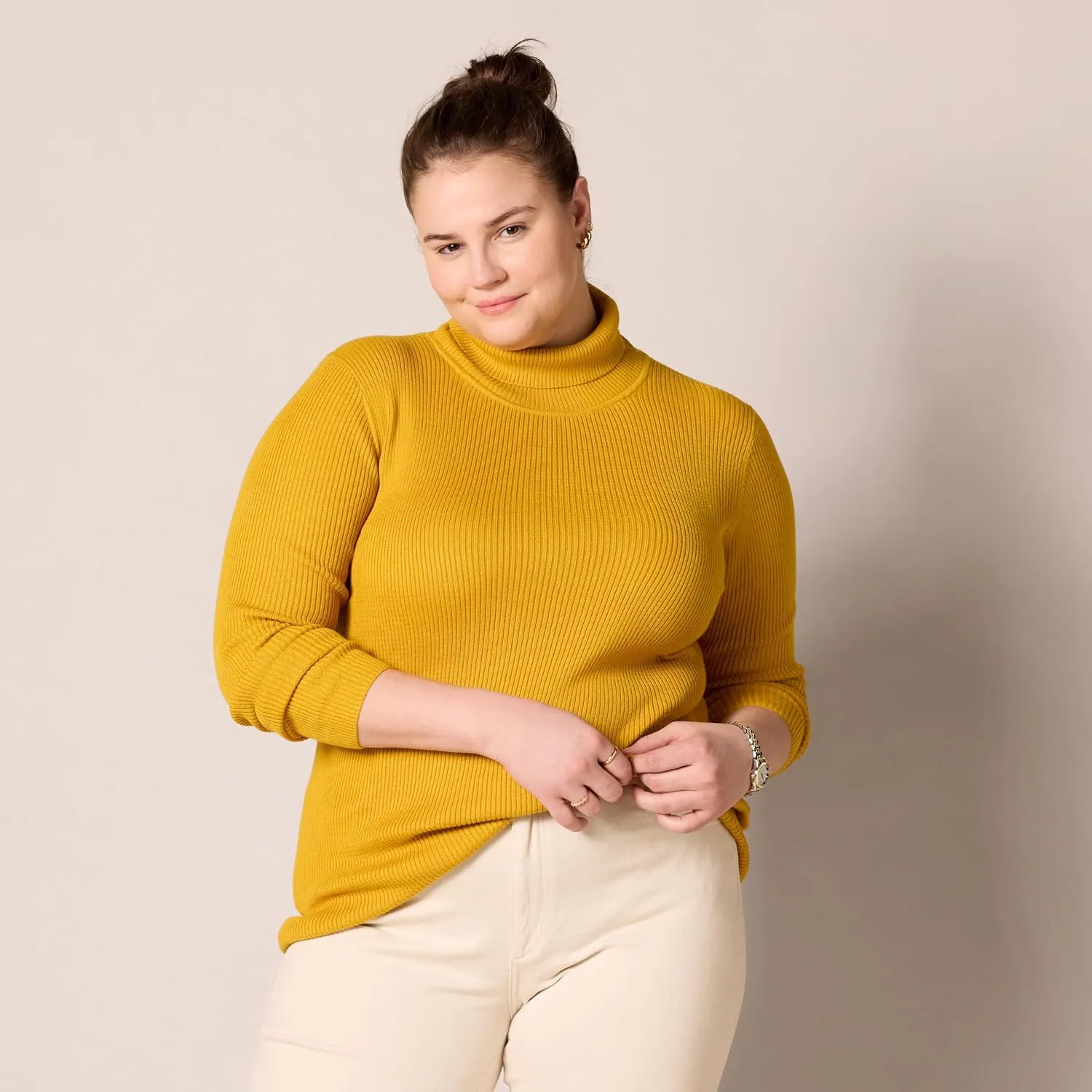 Amazon Essentials Women's Slim-Fit Lightweight Long-Sleeve Turtleneck Sweater