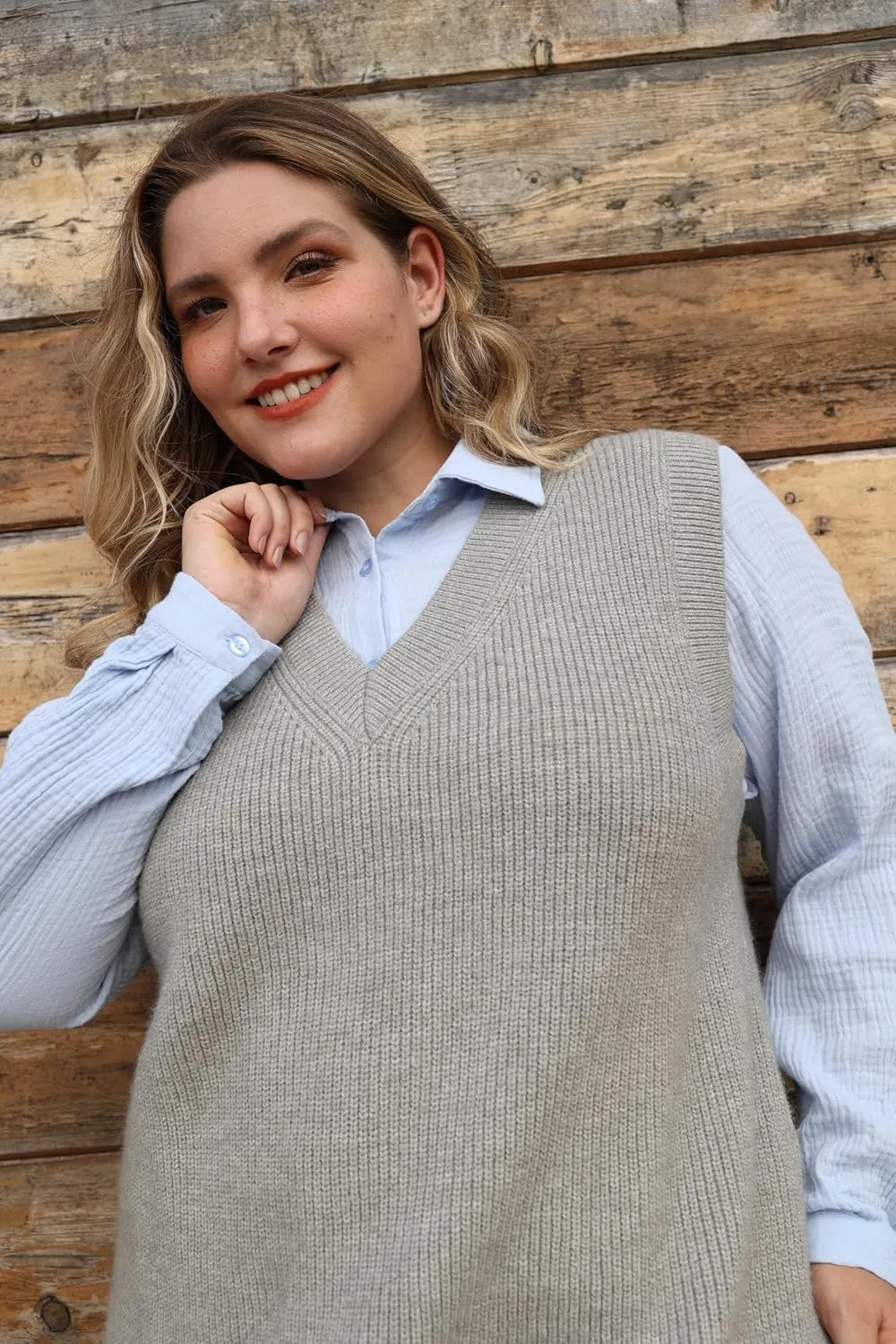 CARCOS Plus Size Sweater Vest for Women V Neck Sleeveless Sweaters Knit Tank Tops Preppy Style Pullover Tops XL-5XL