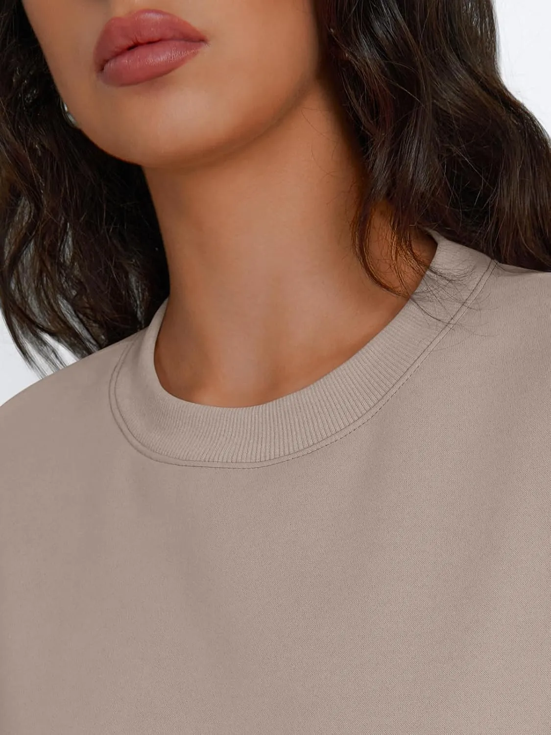 Trendy Queen Womens Crewneck Sweatshirts Casual Pullover Long Sleeve Shirts Fall Fashion 2025 Clothes
