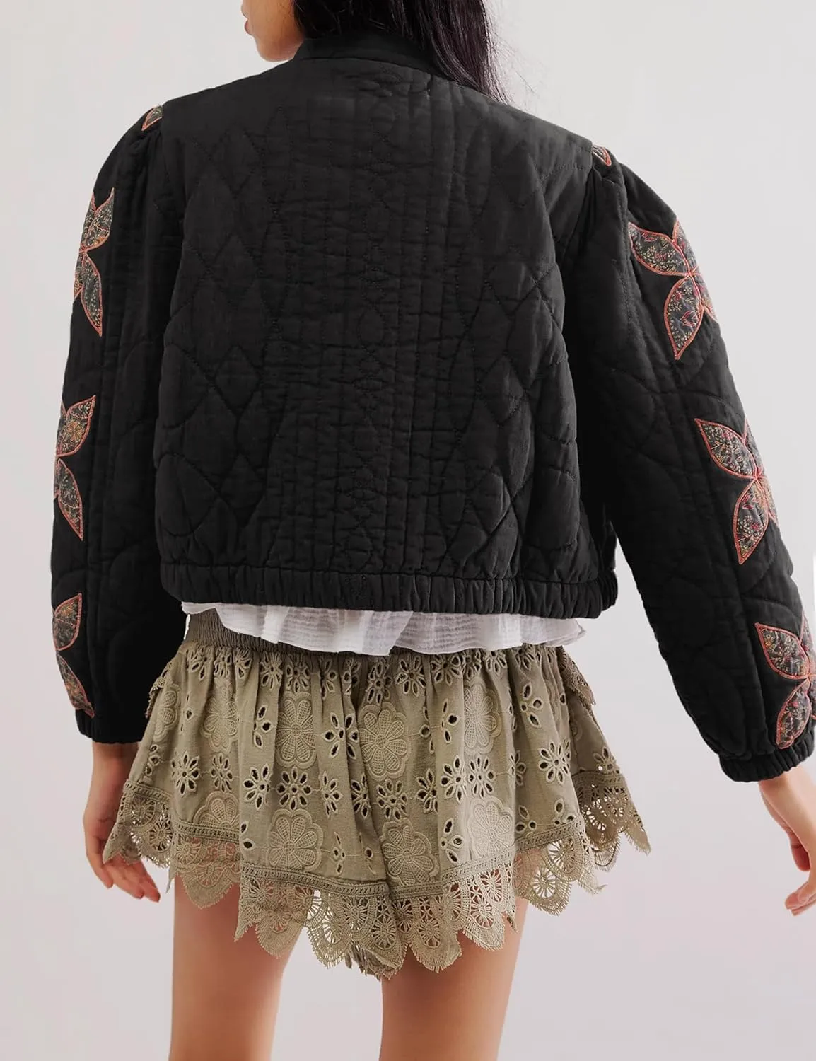 Womens Floral Quilted Puffer Jacket Lightweight Cropped Embroidered Button Down Jacket Padded Coats with Pockets
